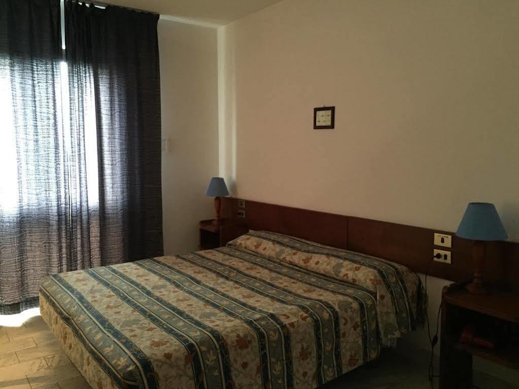Hotel Albatros Calenzano Ngoại thất bức ảnh